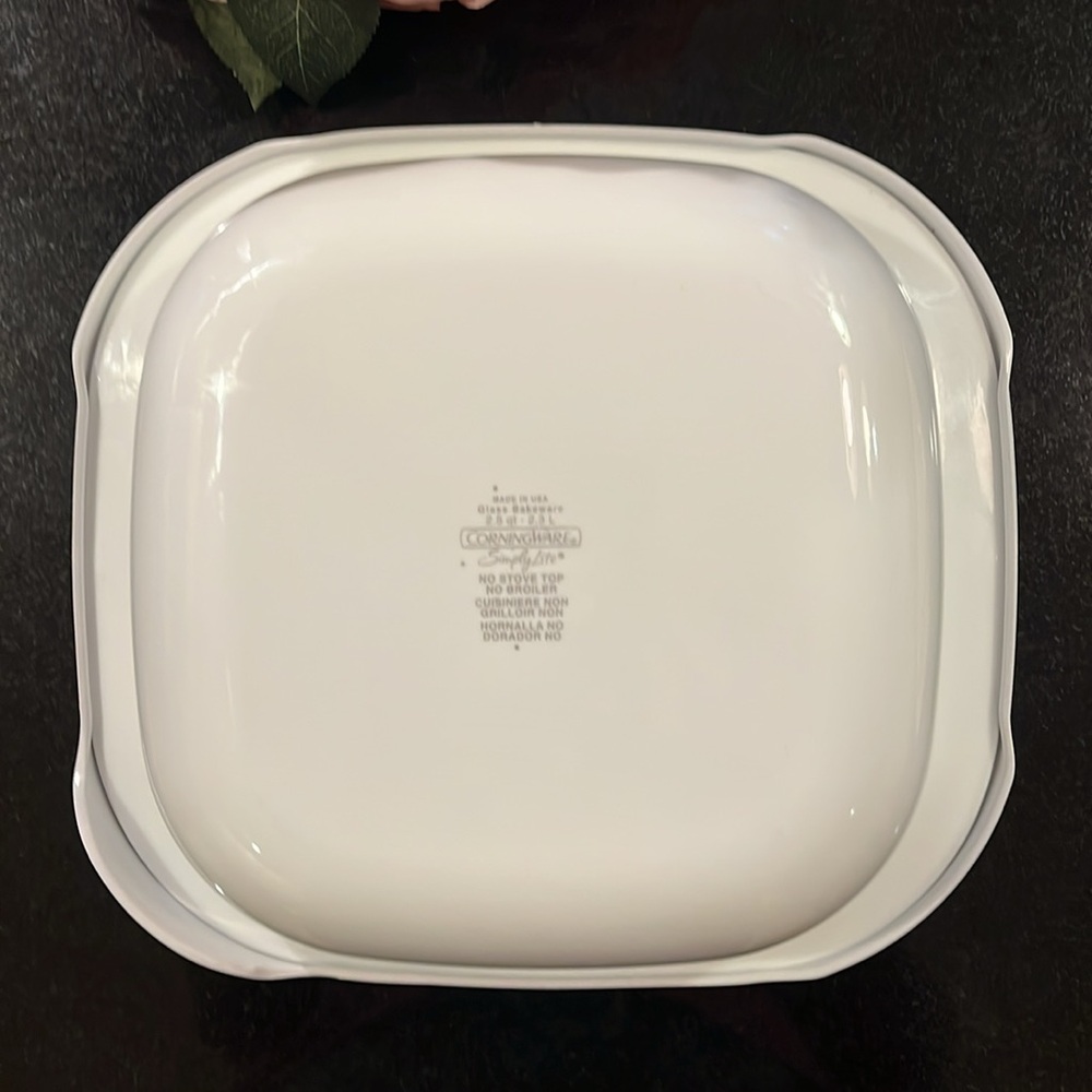 2.5 Qt Square Baker with Glass Lid & Plastic Lid Simply Lite by Corning - Picture 6 of 16